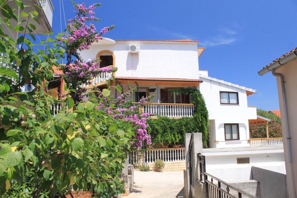 Apartment Sali 8174A Екстериор снимка